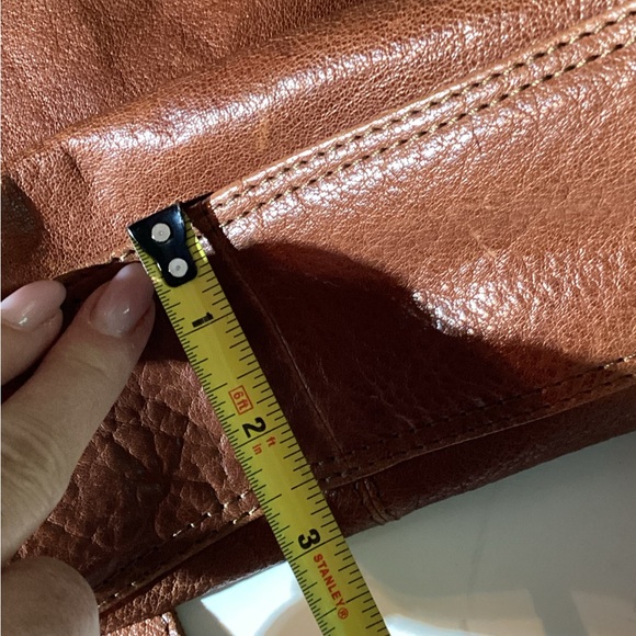 Spikes & Sparrow leather tote, zipper top,12”drop, slip in&zipper inside pockets - Picture 10 of 16